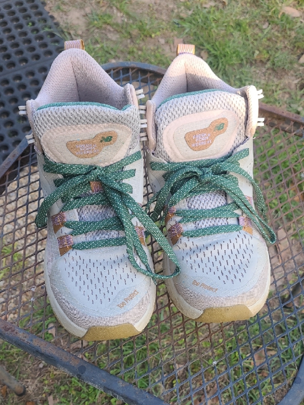 New Balance Women’s Fresh Foam Hierro Ht Vibram Trail Sneakers Size 8 - Picture 3 of 9
